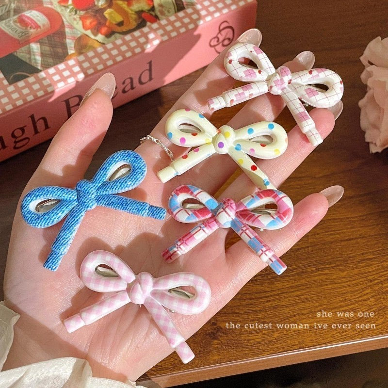 [Random - Not for sale] Hairclips & Stickers ♡ our gift with every order