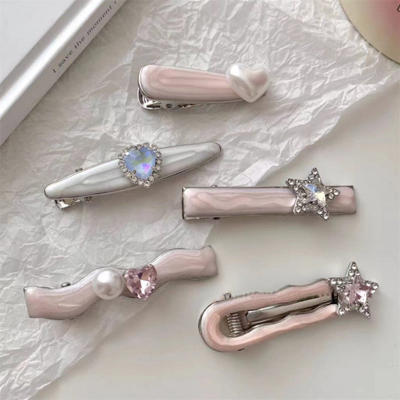 [Random - Not for sale] Hairclips & Stickers ♡ our gift with every order