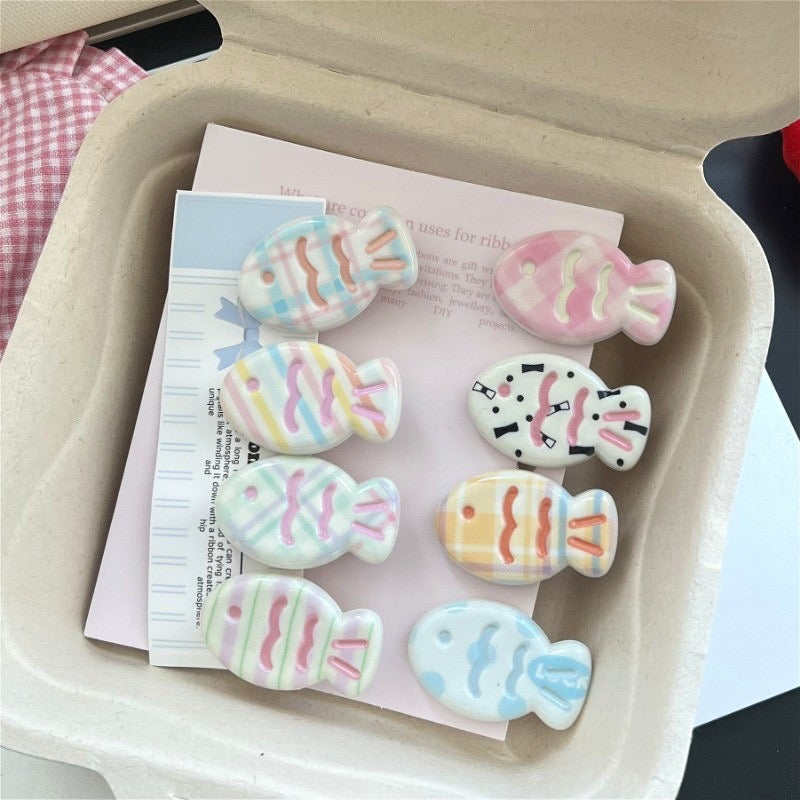 [Random - Not for sale] Hairclips & Stickers ♡ our gift with every order